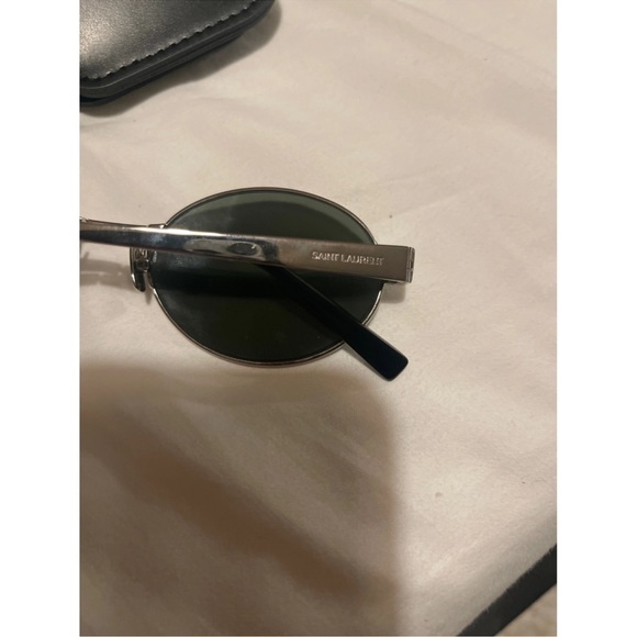 Ysl used just few times - Picture 6 of 6